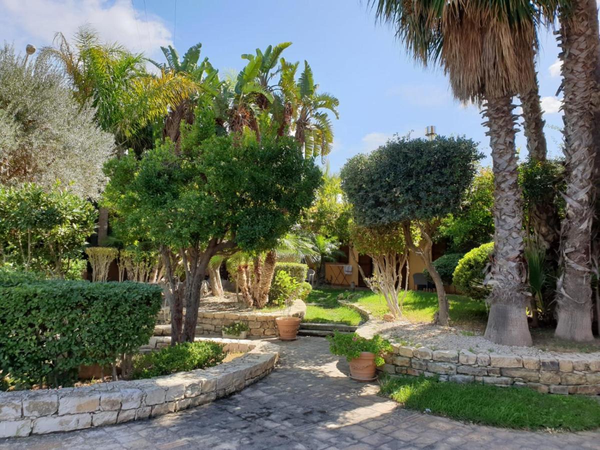 הוילה פאבארה Il Giardino Dei Melograni מראה חיצוני תמונה